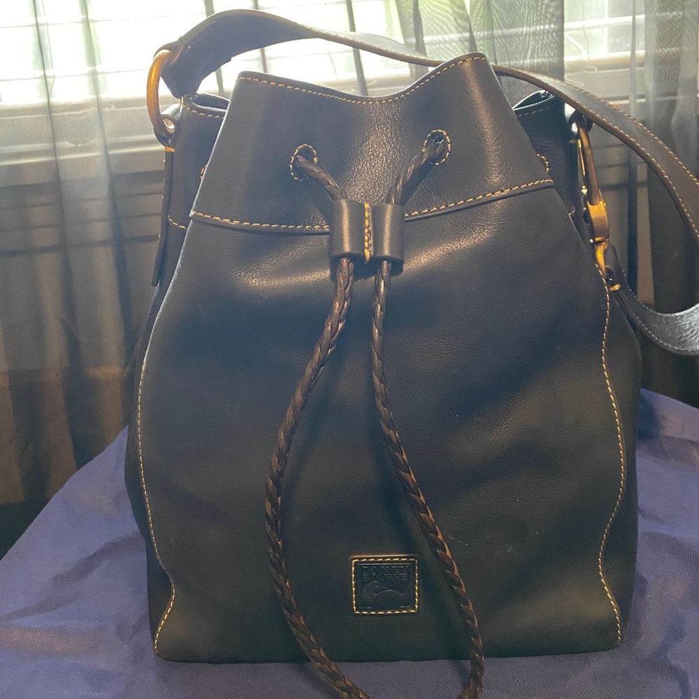 Weekend Sale!!!! Dooney and Bourke large Hattie